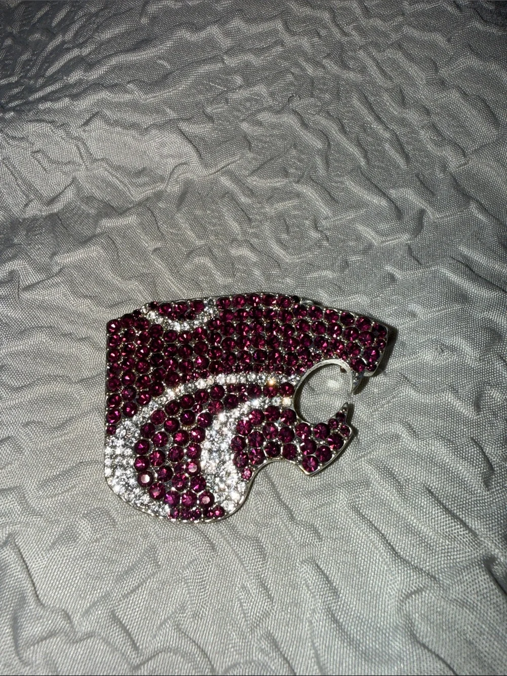 Kansas State Wildcats Brooch/pin, purple, clear and silver